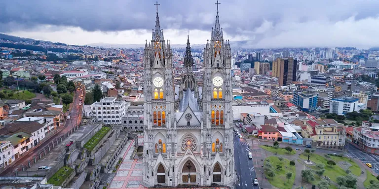 Ecuador Casino Revival: 2025 Re-Legalization Vote Sparks Tourism Boom
